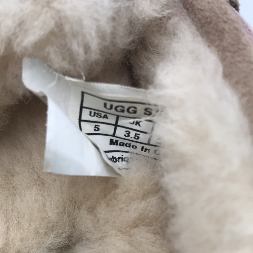 UGG Dakota Suede Slippers (youth size 5) - Picture 8 of 8